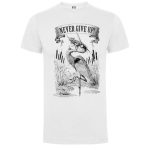 Camiseta con diseño NEVER GIVE UP!